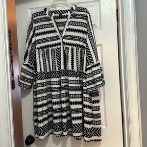 Abstract black and white print tunic dress